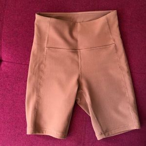 BRAND NEW Lululemon Align/Wunder High Rise Ribbed Shorts *8 inch*